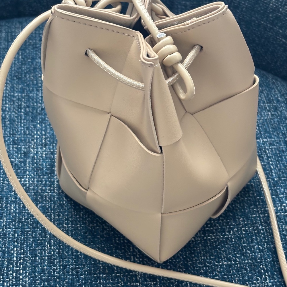Fashion Brand Company Beige Bucket Backpack price is firm - Picture 3 of 6
